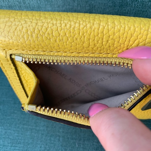 Michael Kors Yellow Envelope Wallet - Picture 4 of 8